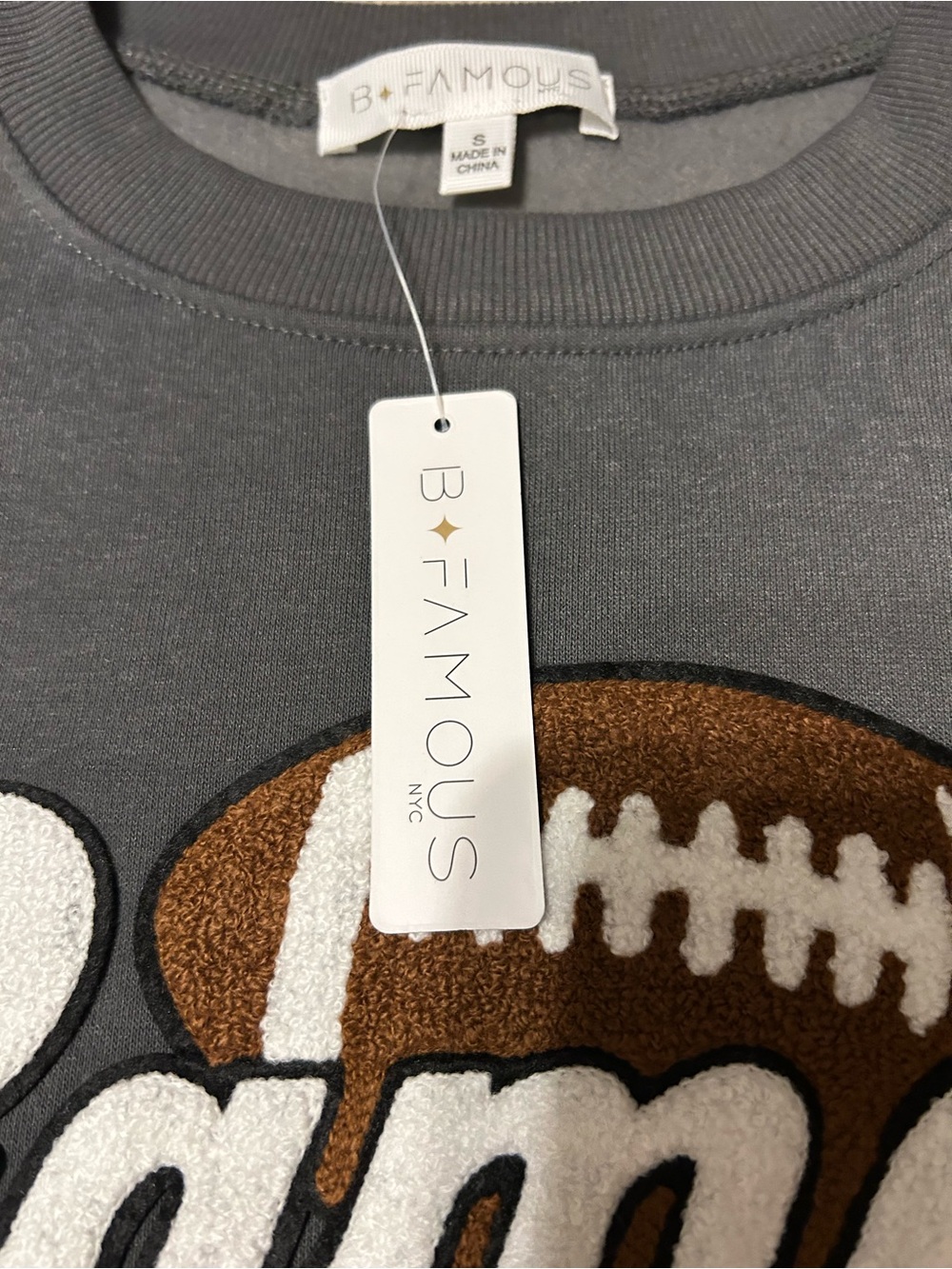 B Famous NYC Game Day Football Sweatshirt Gray Raised Graphic S - Picture 7 of 7
